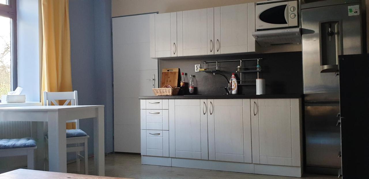 2 Bedrooms House With Enclosed Garden And Wifi At Slezska 오스트라바 외부 사진