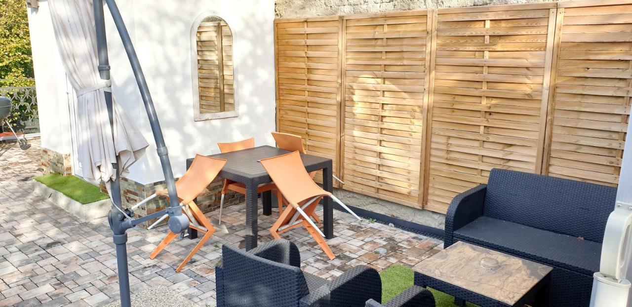 2 Bedrooms House With Enclosed Garden And Wifi At Slezska 오스트라바 외부 사진