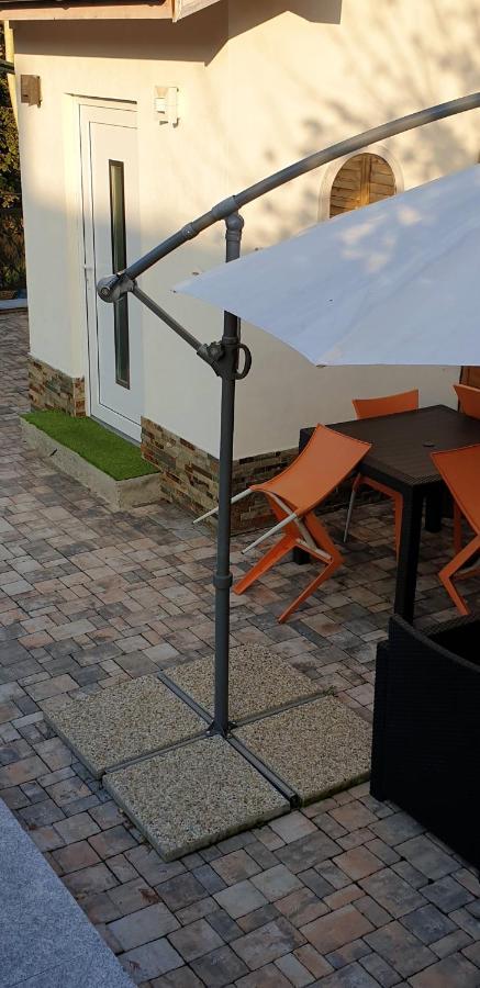 2 Bedrooms House With Enclosed Garden And Wifi At Slezska 오스트라바 외부 사진