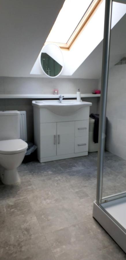 2 Bedrooms House With Enclosed Garden And Wifi At Slezska 오스트라바 외부 사진